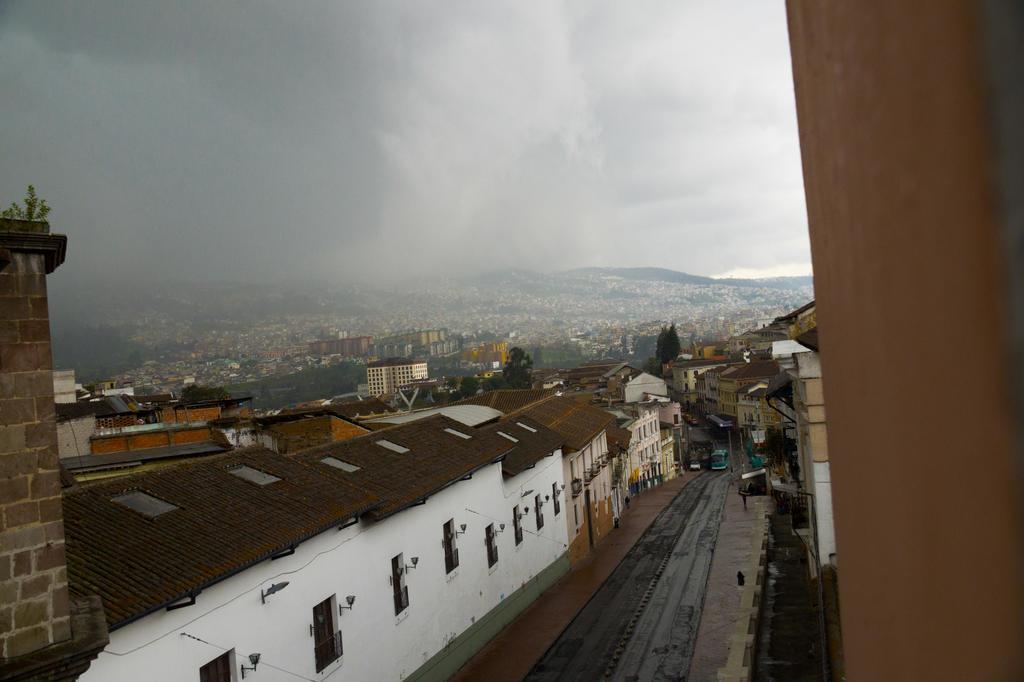 Hostal Juana De Arco Quito Kültér fotó